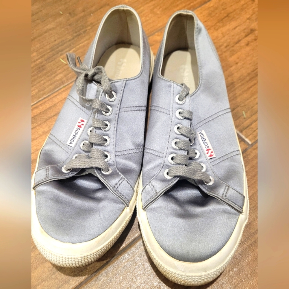Womens sneakers